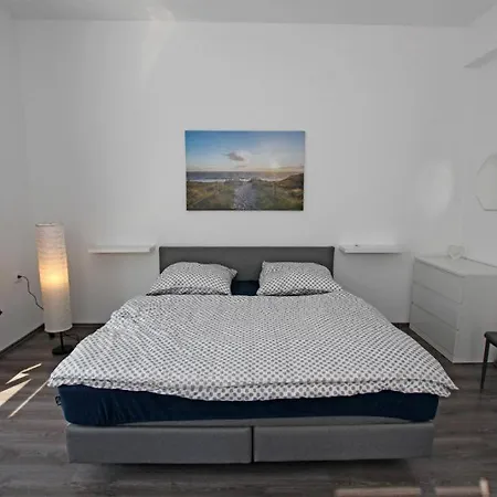 Am Kulturpark - Mit 3 Schlafraeumen Fuer 6 Personen Apartment *