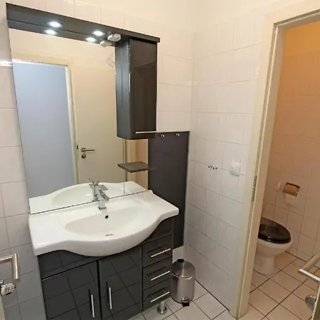 アパート Am Kulturpark - Mit 3 Schlafraeumen Fuer 6 Personen *