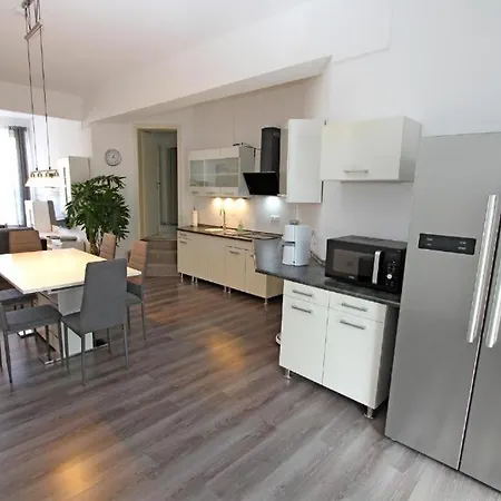 Am Kulturpark - Mit 3 Schlafraeumen Fuer 6 Personen ノイブランデンブルク