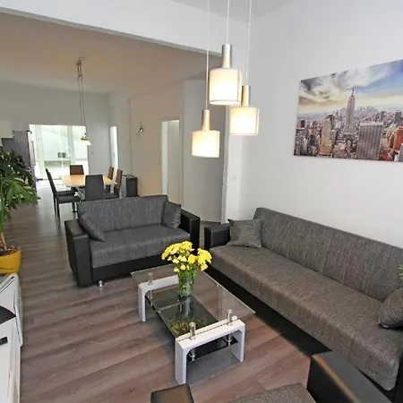 Am Kulturpark - Mit 3 Schlafraeumen Fuer 6 Personen * ノイブランデンブルク