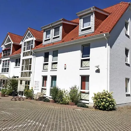 Am Kulturpark - Mit 3 Schlafraeumen Fuer 6 Personen Apartment Neubrandenburg